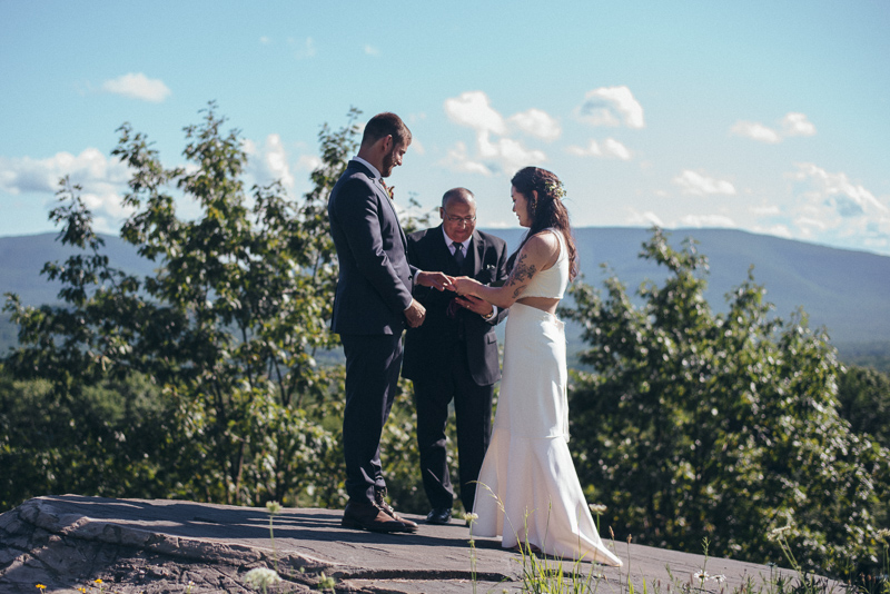 Deer Mountain Inn wedding / documentary wedding photographer Hudson Valley